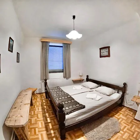 Gostinjska kuća Alpine - *